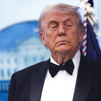 Trump: Irán está en “estado de colapso”, quieren reabrir Ormuz