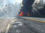 Carambola en la México-Puebla deja al menos 6 muertos; autopista permanece cerrada