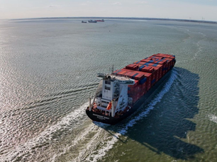 Trump asegura que barcos cargados de petróleo están empezando a salir de Ormuz