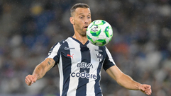 Rayados confirma salida del español Sergio Canales