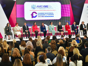 En Cumbre Nacional de Economía y Turismo, Tere Jiménez destaca el papel de la mujer en la economía del país