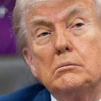 Trump niega paralización de las conversaciones con Irán; diálogo va a “ritmo acelerado”, dice