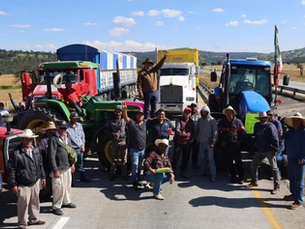 Campesinos liberan carreteras en Tlaxcala tras promesa de diálogo con autoridades federales