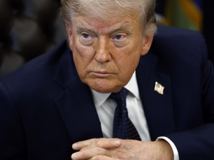 EE.UU. interrumpe bombardeos a Irán mientras Trump espera una solución diplomática