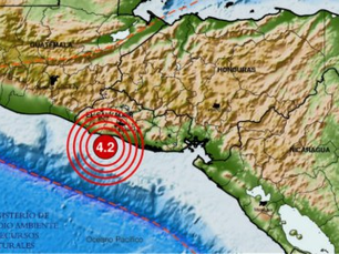 Sismo sorprende a El Salvador en la noche de Navidad en la costa de La Libertad
