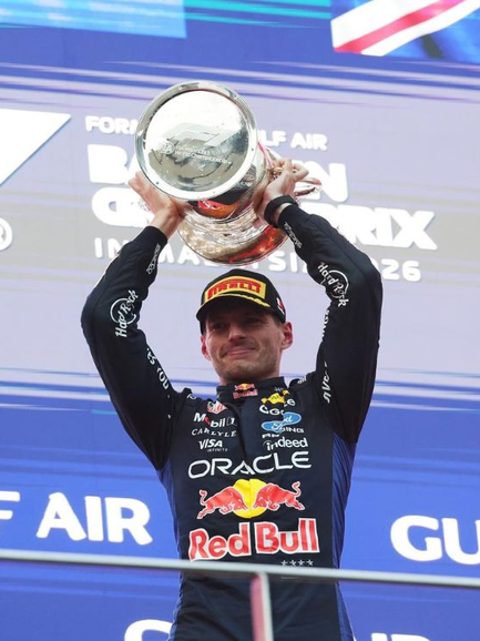 Verstappen gana un caótico GP de Baréin; ‘Checo’ Pérez finalizó 19