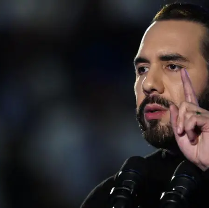 El Salvador aprueba el cambio constitucional impulsado por Bukele para permitir la cadena perpetua