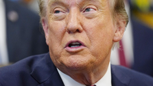 Interceptan dos aviones que violaron el espacio aéreo del club donde estaba Trump