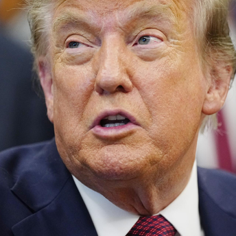 Interceptan dos aviones que violaron el espacio aéreo del club donde estaba Trump