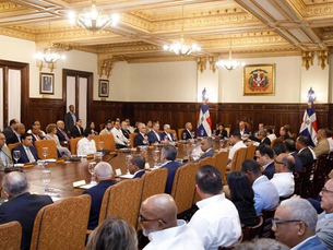 Plan del Gobierno para enfrentar la crisis incluye reducir un 50 % los fondos a partidos políticos