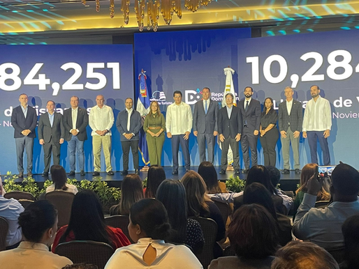 Turismo anuncia cerca de 10,284,251 visitantes llegaron a RD durante enero-noviembre 2025