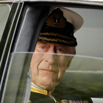 Carlos III anuncia de avances en su tratamiento de cáncer