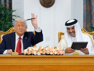 Trump firma en Qatar acuerdo para la venta de aviones Boeing por USD 200.000 millones