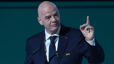 Gales, primera federación en retirar su apoyo a Infantino