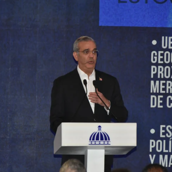 Abinader promoverá en California a RD como destino estratégico de semiconductores