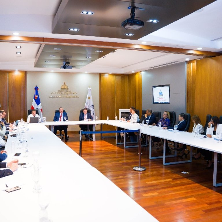 Gobierno dominicano inicia dialogo sectores productivos por la crisis global