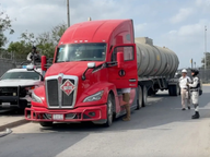 Realizan operativo para frenar contrabando de combustible en Tamaulipas; revisiones paralizan puentes internacionales