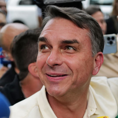 Flávio Bolsonaro Aventaja a Lula en las Elecciones Presidenciales en Brasil