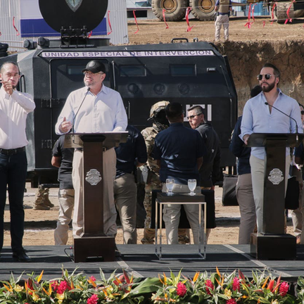 Con Bukele como invitado, presidente de Costa Rica pone primera piedra de nueva cárcel