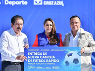 Tere Jiménez y Cruz Azul inauguran cancha de futbol 7 en Parque Rodolfo Landeros