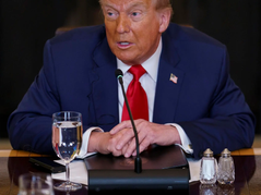 Trump anuncia un arancel del 50% a Brasil en represalia por el juicio a Jair Bolsonaro