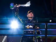 Verstappen reina en Las Vegas; Lando Norris y Óscar Piastri, descalificados
