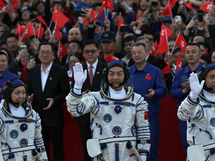 La misión china Shenzhou-23 despega rumbo a la estación espacial Tiangong