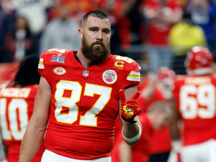 Kelce bate récord de anotaciones de los Chiefs en triunfo sobre los Steelers