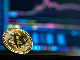 Trump ratifica la primera gran legislación sobre criptomonedas en EE.UU.