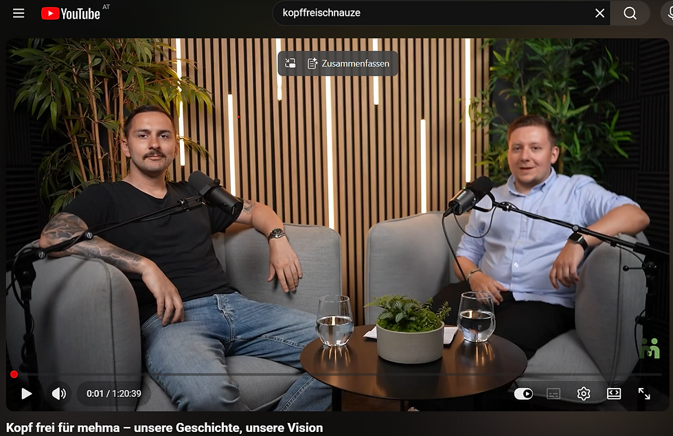 Ein Bild von einer Podcastaufnahme von Simon Prestle und Marvin Funke