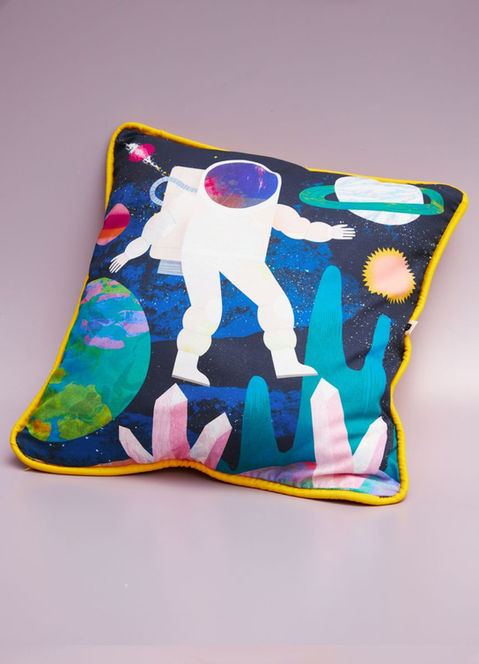 Space illustrated by Natasha Durley for Mooui