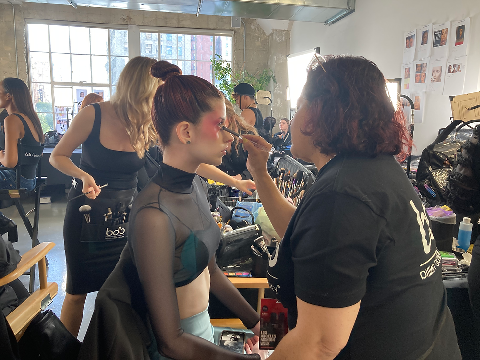 Art Hearts Fashion nel backstage della settimana della moda di Los Angeles 2024