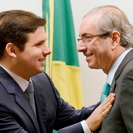 Editorial – Presidente contraria o Congresso e veta salários acima do teto