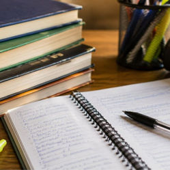 Inscrições reabertas para bolsas de estudo da Faculdade