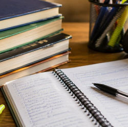 Inscrições reabertas para bolsas de estudo da Faculdade