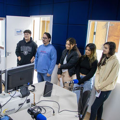 Alunos vivem experiência inédita na Rádio Estrela