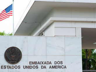 Internacional – Oposição pede que Trump reverta destituição em massa de embaixadores dos EUA