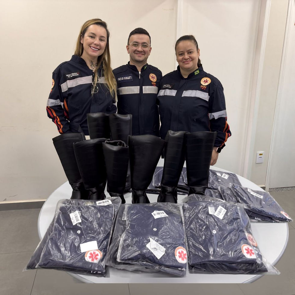 Entrega de novos uniformes para equipes do SAMU