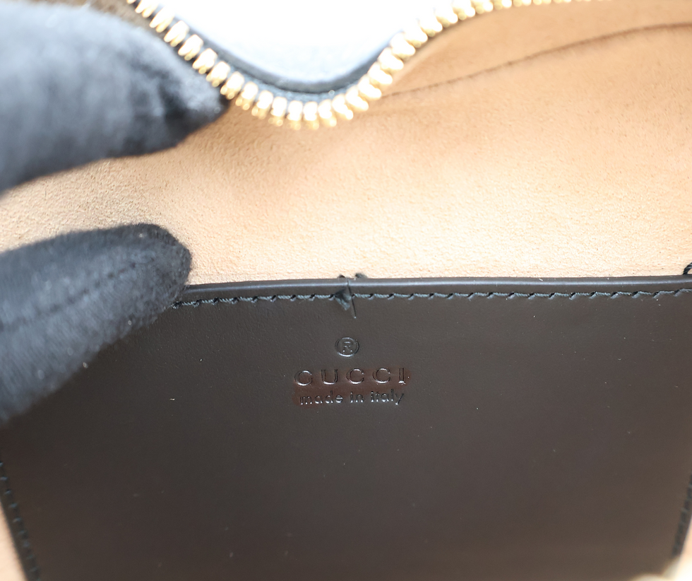 Thumbnail: Gucci Quilted Leather Interlocking G Mini Heart Crossbody Bag in Black