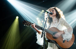 יובל דיין הופעה