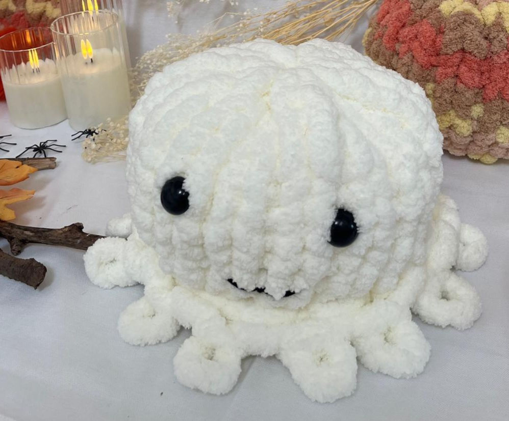 Chunky knitted Ghost