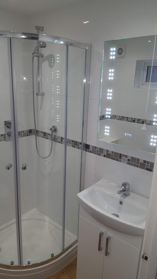 Bathroom refit in Farnborough Woking tilers 2