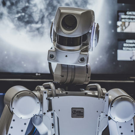 Die Rolle der Künstlichen Intelligenz in Geschäftsmanagement, E-Commerce und Finanzen