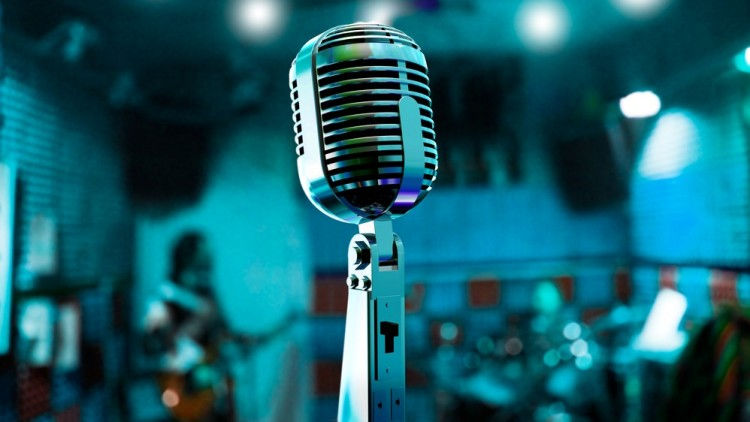 Arijit Singh and Sunidhi Chauhan: Two of The Most Iconic Bollywood Singers Ever!