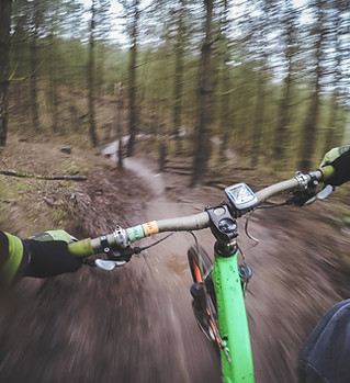 mountain-biking-1210066_1920.jpg