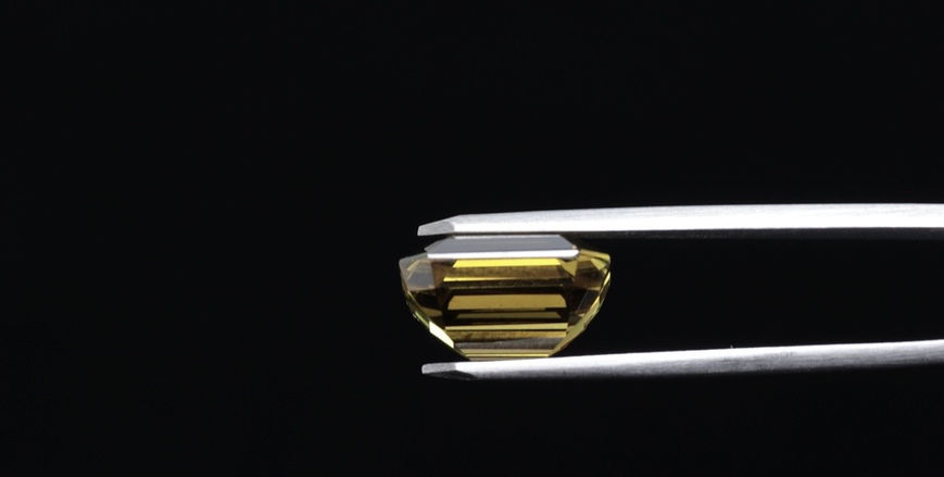 5.753 ct certified natural green-yellow chrysoberyl, GLA report 63613-1