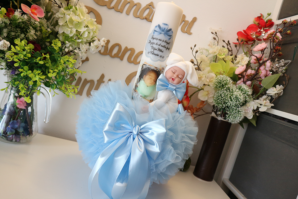 Miniatură: Lumanare de botez cu tulle si plus - Model 18
