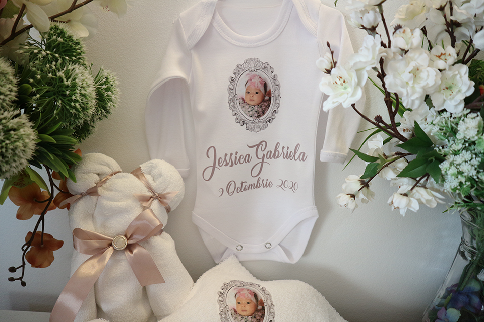 Miniatură: Set botez cu lumanare, trusou si cutie personalizata - Model 1