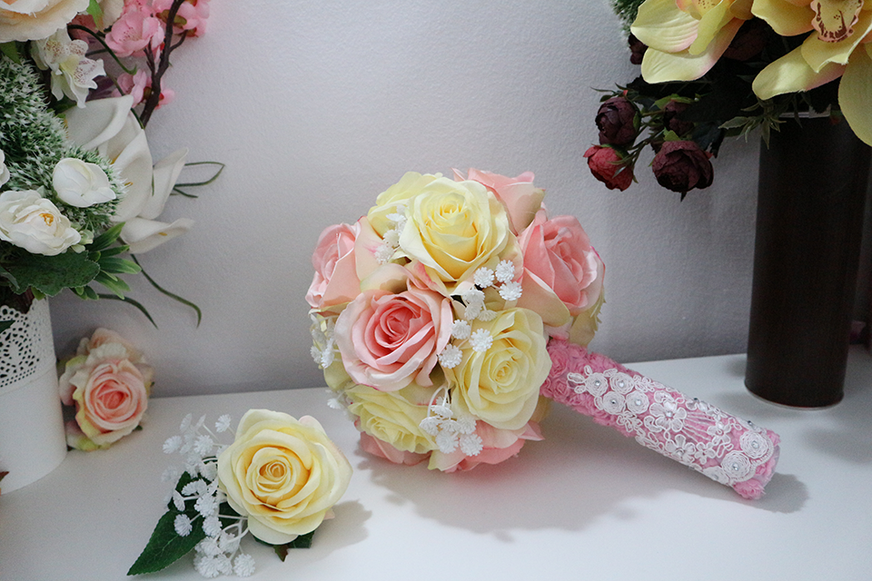 Miniatură: Buchet mic cu flori artificiale - Model 16
