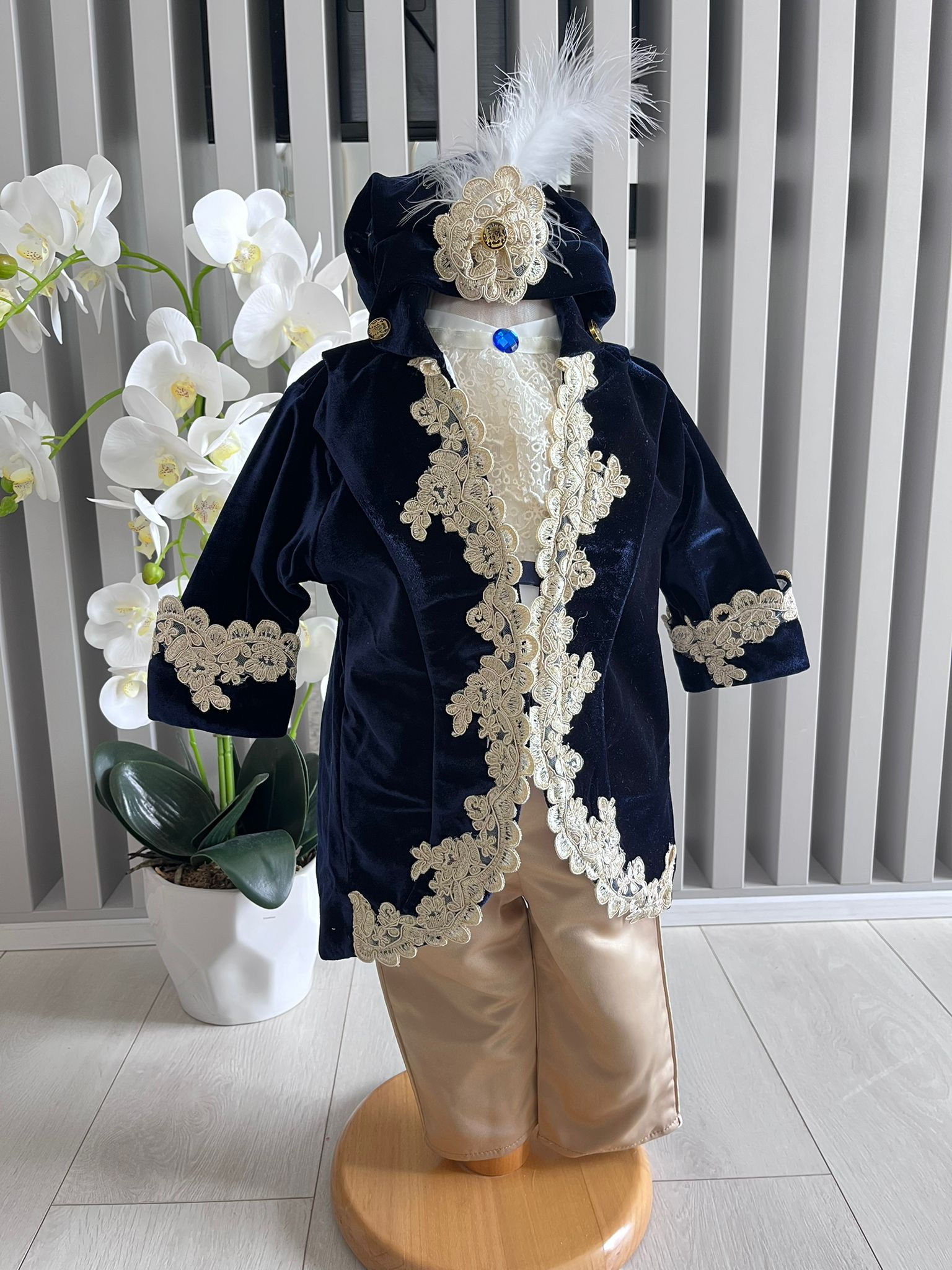 Costumas de botez - Model 81